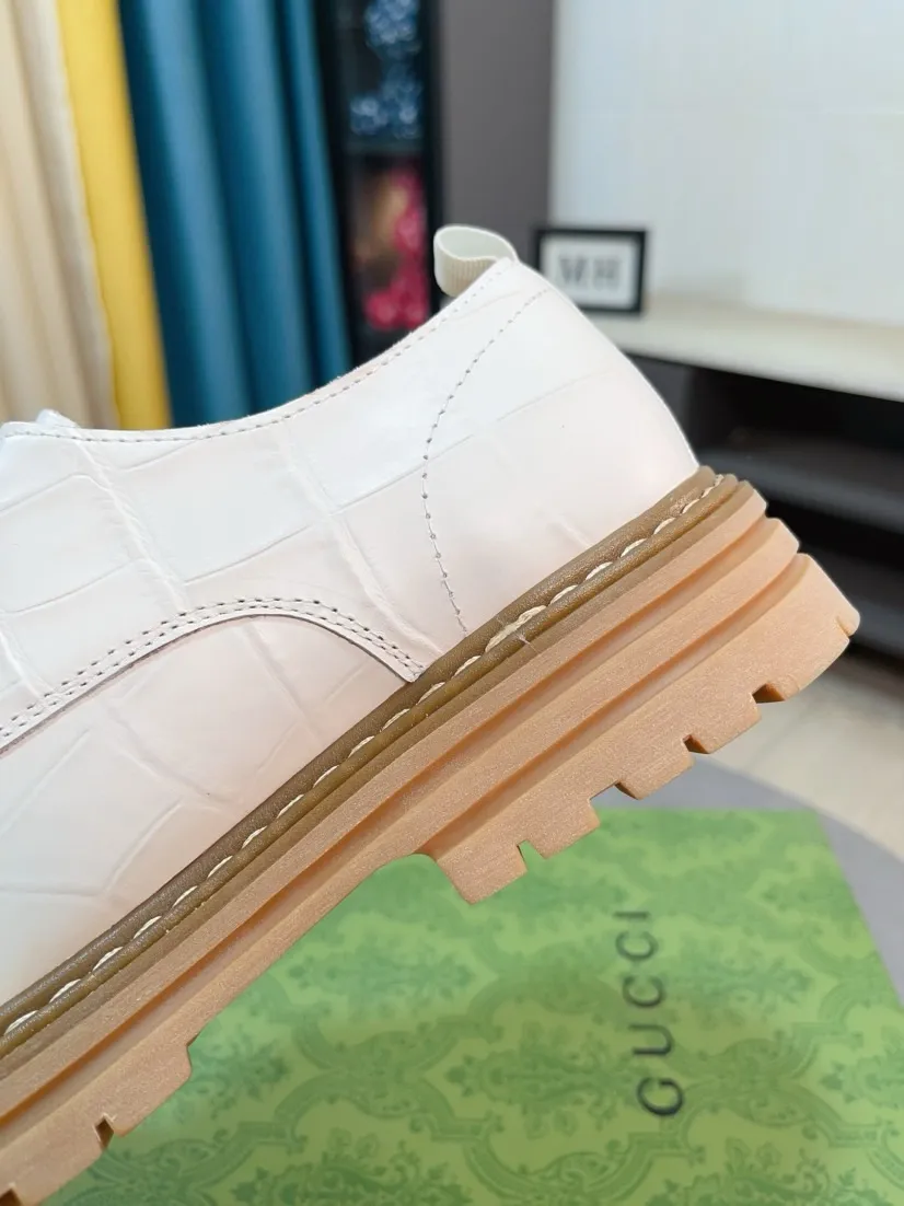 Men's shoes 💰500🌸🌸 (GUCCI) [can be made without label] G's new business boots are full-layer calfskin embossed with classic diamond pattern craftsmanship. They are high-end and classy, ​​versatile and have a full three-dimensional feel. They use raw rubber non-slip outsole. If you look closely, you will be addicted to the leather. You can't extricate yourself ~ the best on the market.          Fabric: Cowhide/Embossed Lining: Cowhide.          Please make a note when placing an order, size: 38-44 (37, 45, 46 can be customized and cannot be returned or exchanged)